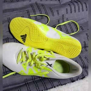 Indoor soccer shoes women's